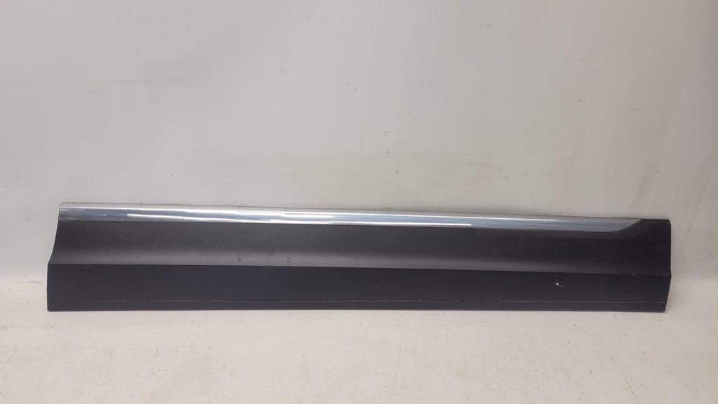 фото №1, Vw t-roc молдинг дверь правая перед 2ga854940m