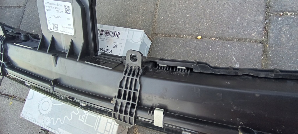 фото №9, Mercedes eqs w297 swiaatło центральный средний накладка led całe