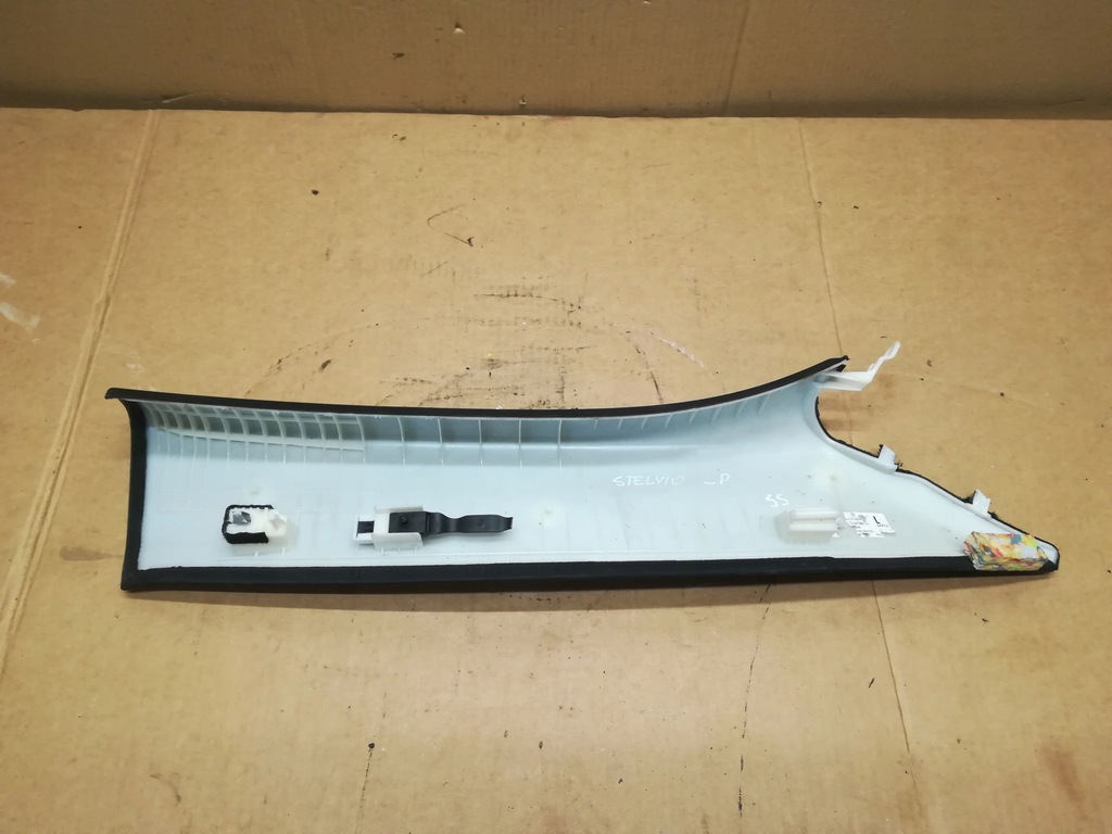 фото №2, Alfa romeo stelvio обивка стойка перед левая