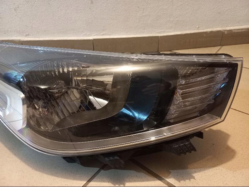 фото №4, Kia rio v 5 лампа передня перед права