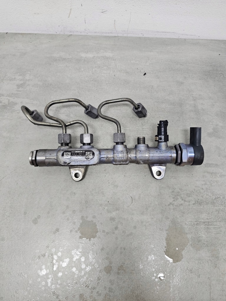 Купить Bmw f20 накладка  впрыскная 851162903