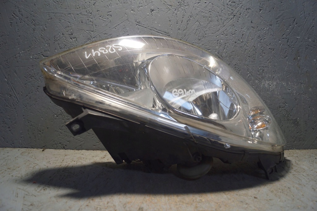 Mercedes w169 фара правый  перед s2341 uk в Украине