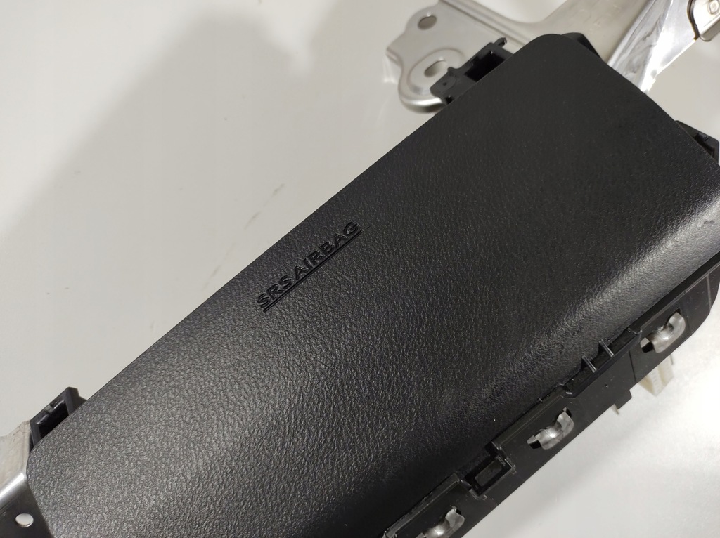 фото №4, Lexus is300h 13r подушка колінна подушка безпеки uk