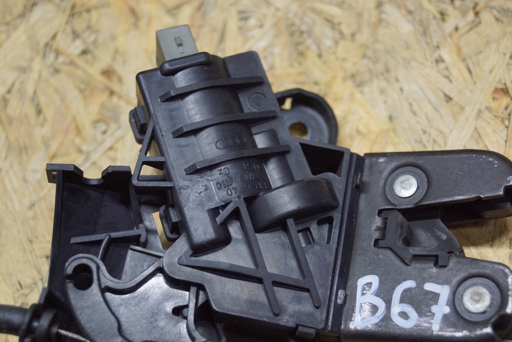 фото №8, Audi a4 b7 замок кришки багажника 4f5827505b