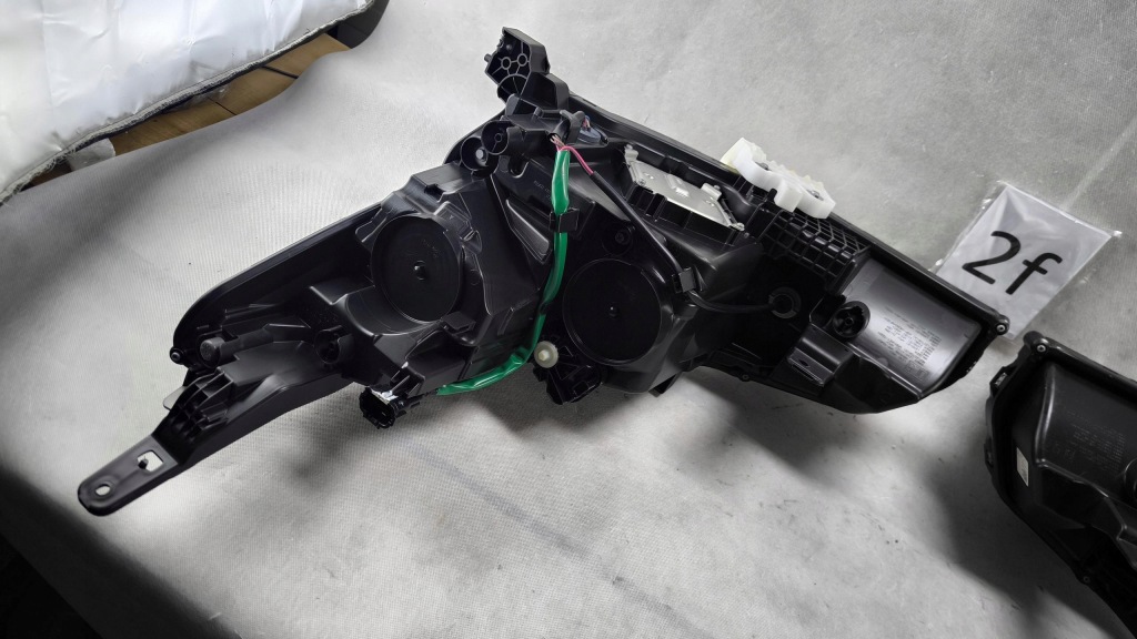 Nissan leaf 2 full led левый правый фара лампа 260105sh5a 260605sh5a в Украине