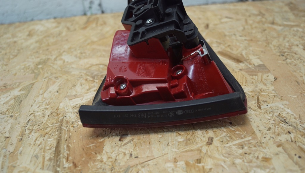 Купити Фара праві задній audi a4 b8 седан led 8k5945094k