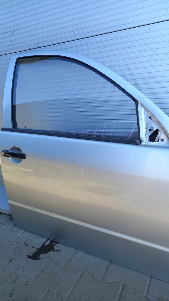 фото №5, Дверь правое перед skoda fabia 01r