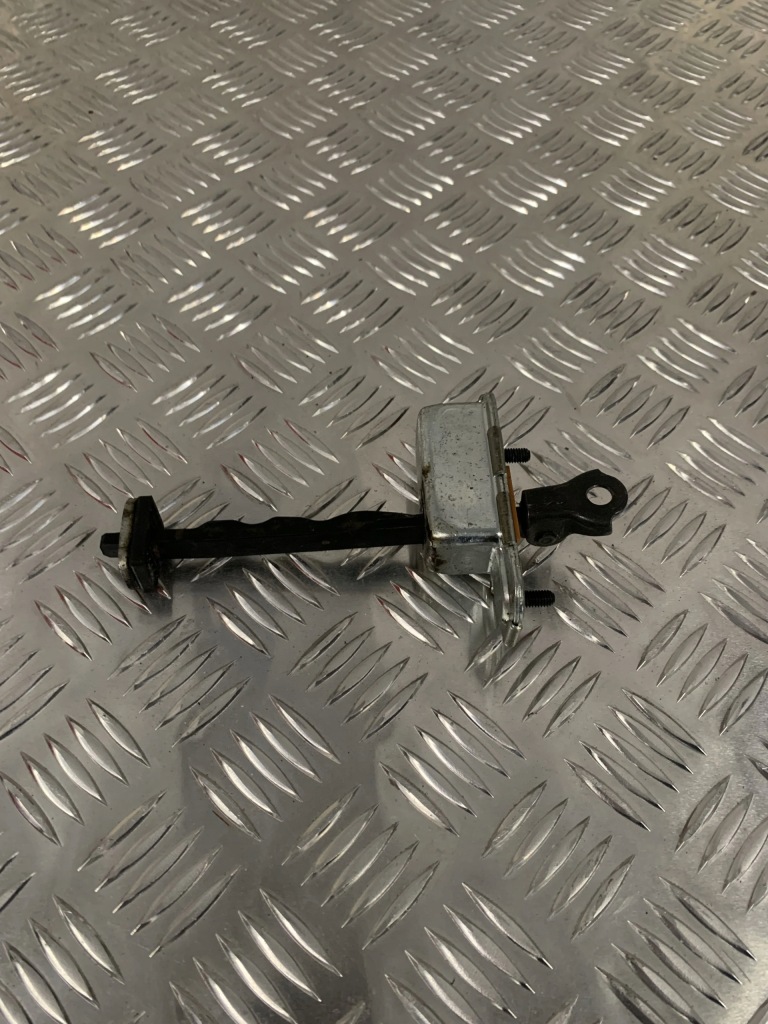 фото №1, Обмежувач двері правий перед hyundai i30 iii 16-