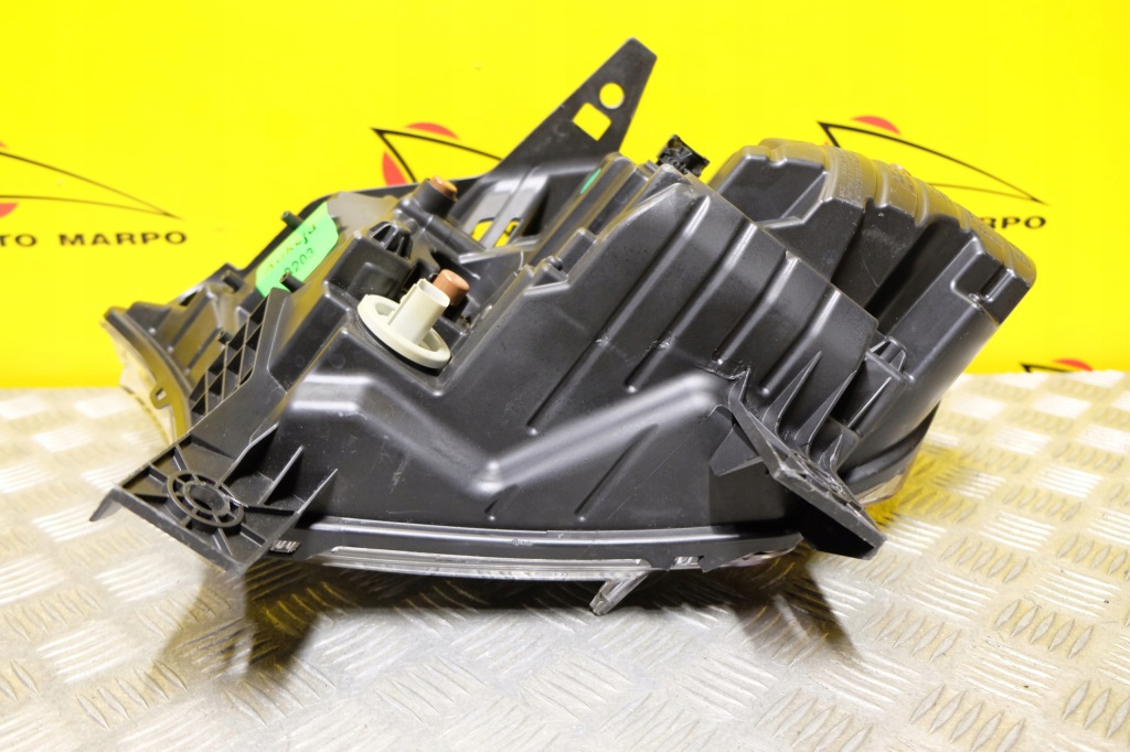 Dodge durango рестайлинг  2021- фара фара правый  черная led америка Доставка