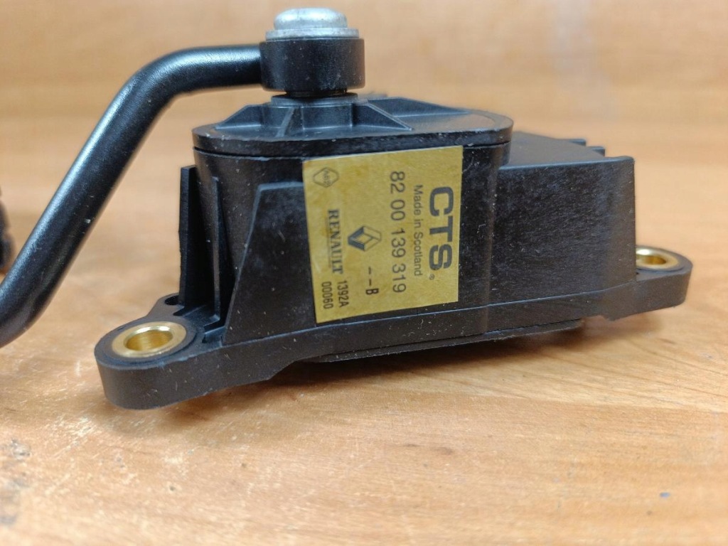 Потенциометр педаль газа renault modus 8200139319 Цена