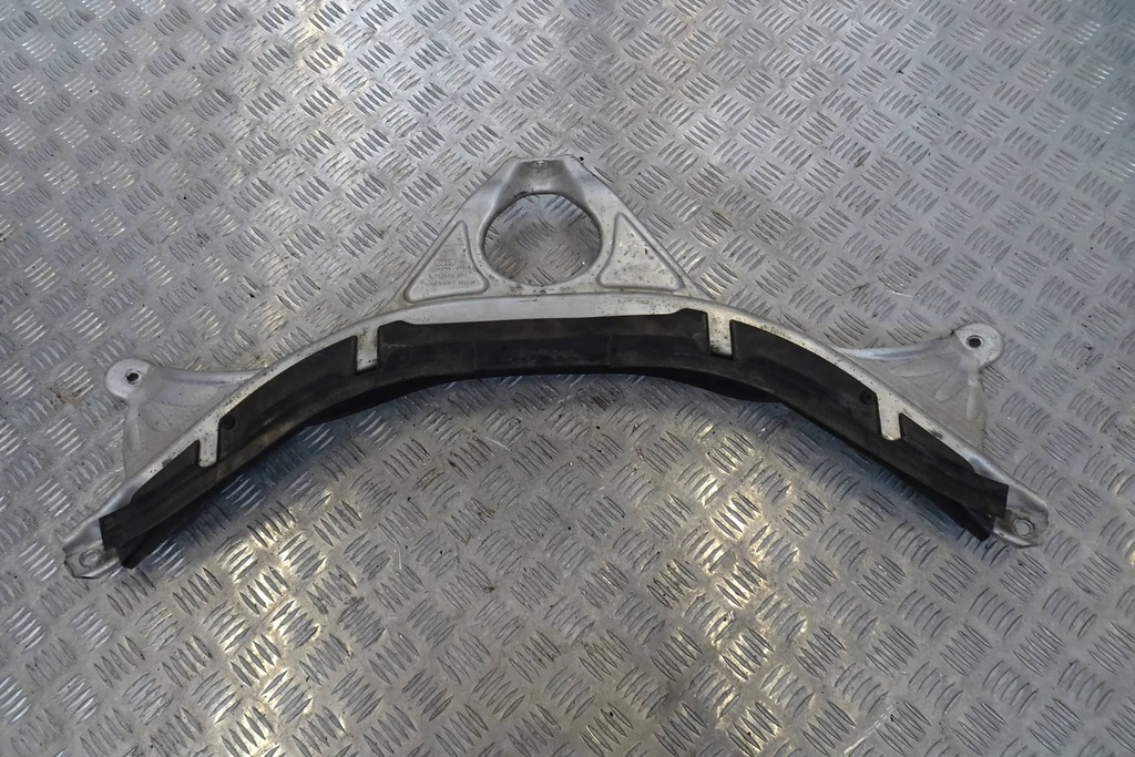 фото №1, Audi a6 c7 - розпірка чашка