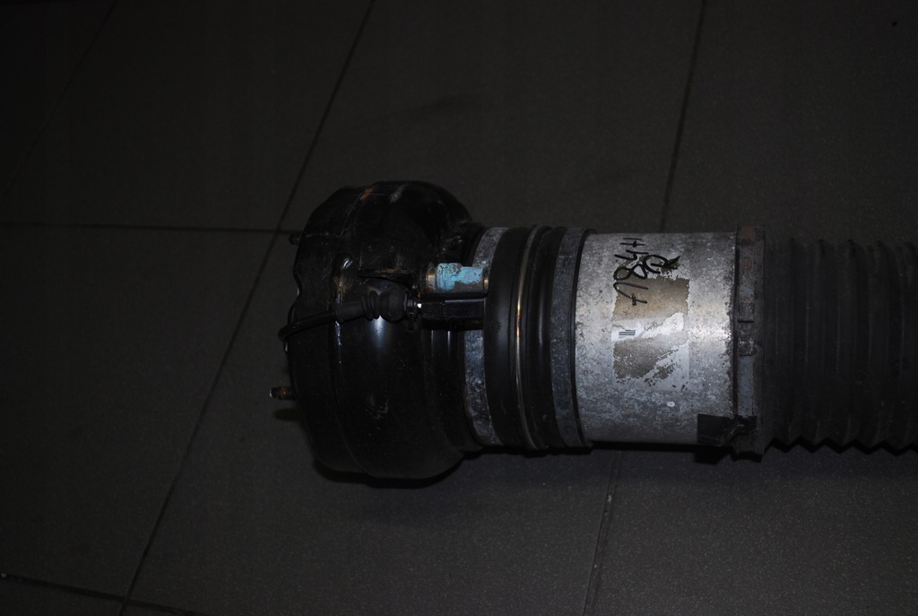 фото №5, Амортизатор подушка правый задняя audi a8 d4