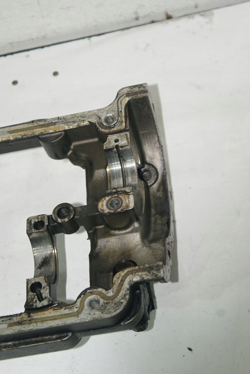 фото №11, Audi a8 d3 4.0 tdi крышка валов 057286 кронштейн