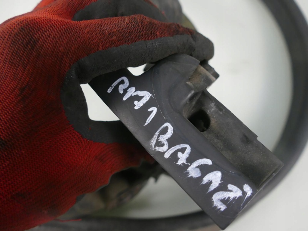 фото №4, Mercedes slk r171 прокладка кришки багажника задня