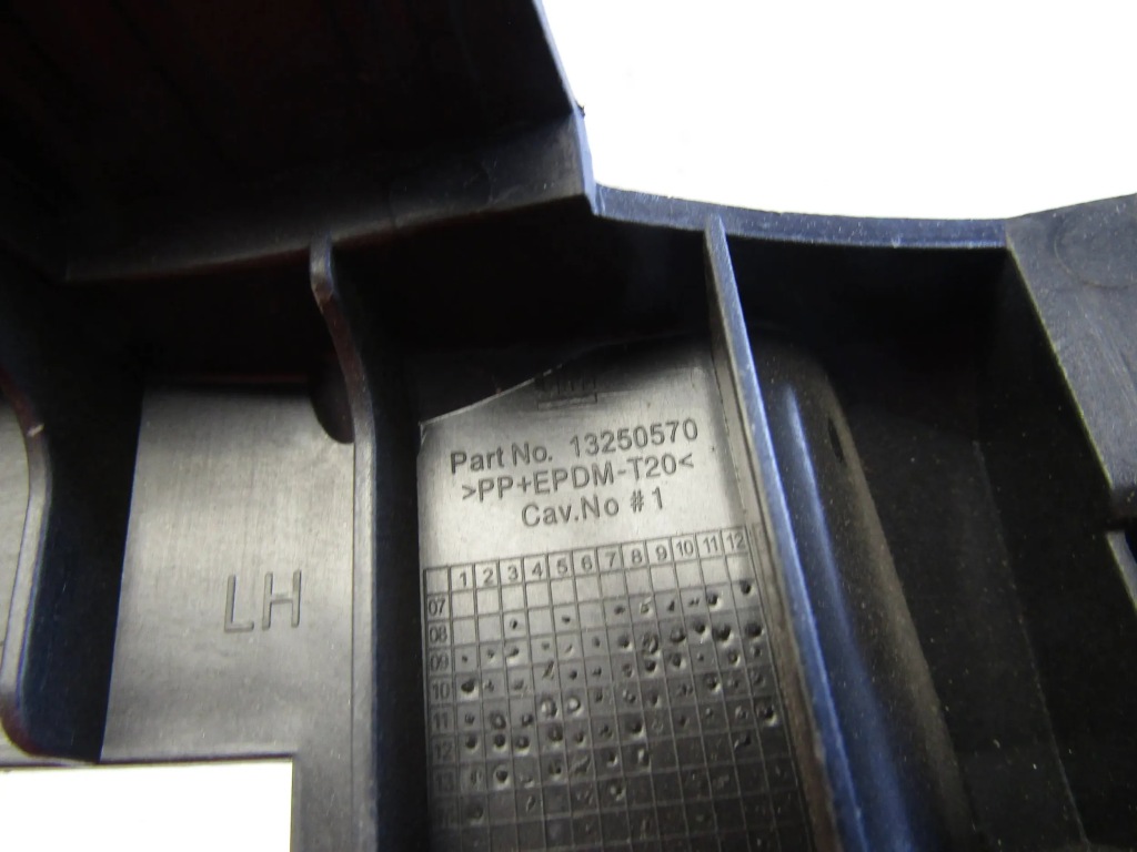 фото №9, Opel insignia a направляющая бампера левый перед 20940464