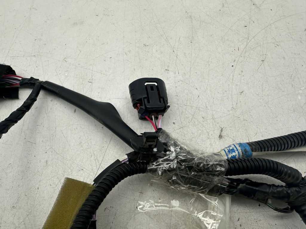 фото №5, Toyota yaris жгут крышки багажника 2012 821850d220c