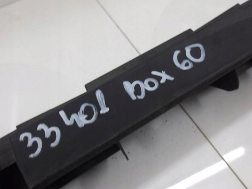 Mercedes ml w164 кронштейн  поріг ліва перед Доставка