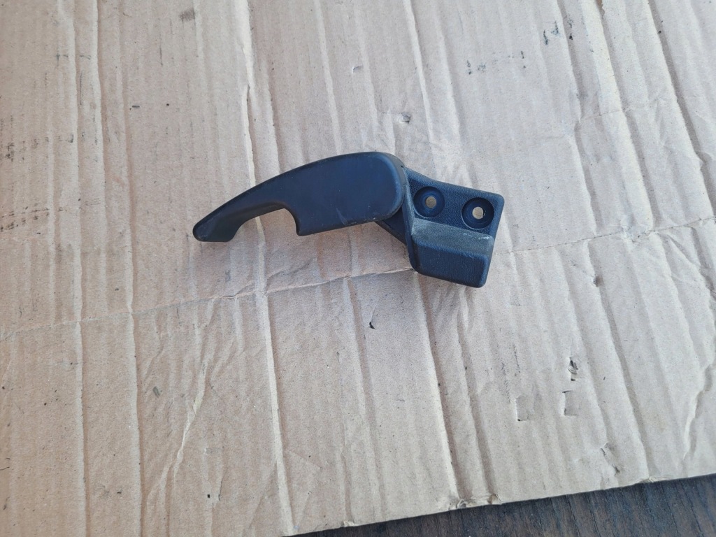 фото №1, Кронштейн ручка открывания капот audi a3 8l lift 1h1823533 arosa lupo octavia