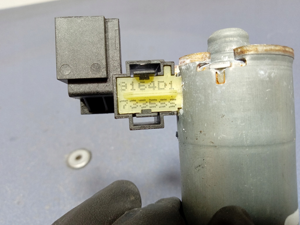 фото №5, Mercedes gle w292 coupe моторчик люк