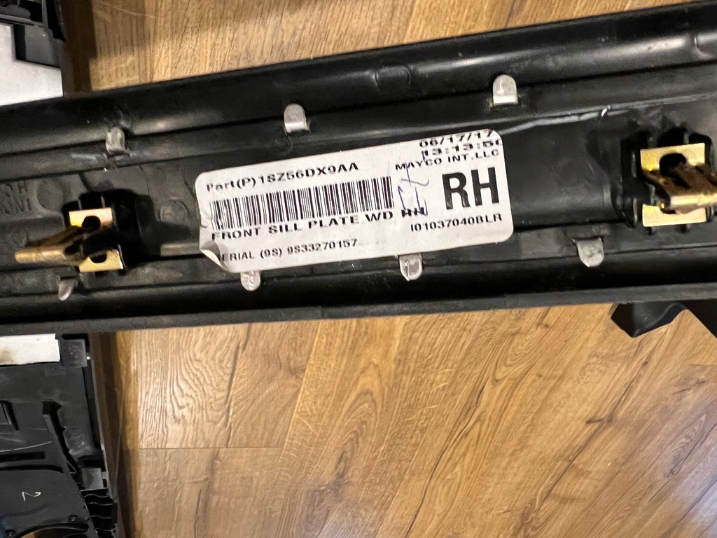 фото №7, Захист стійка молдинг пластик правий dodge durango