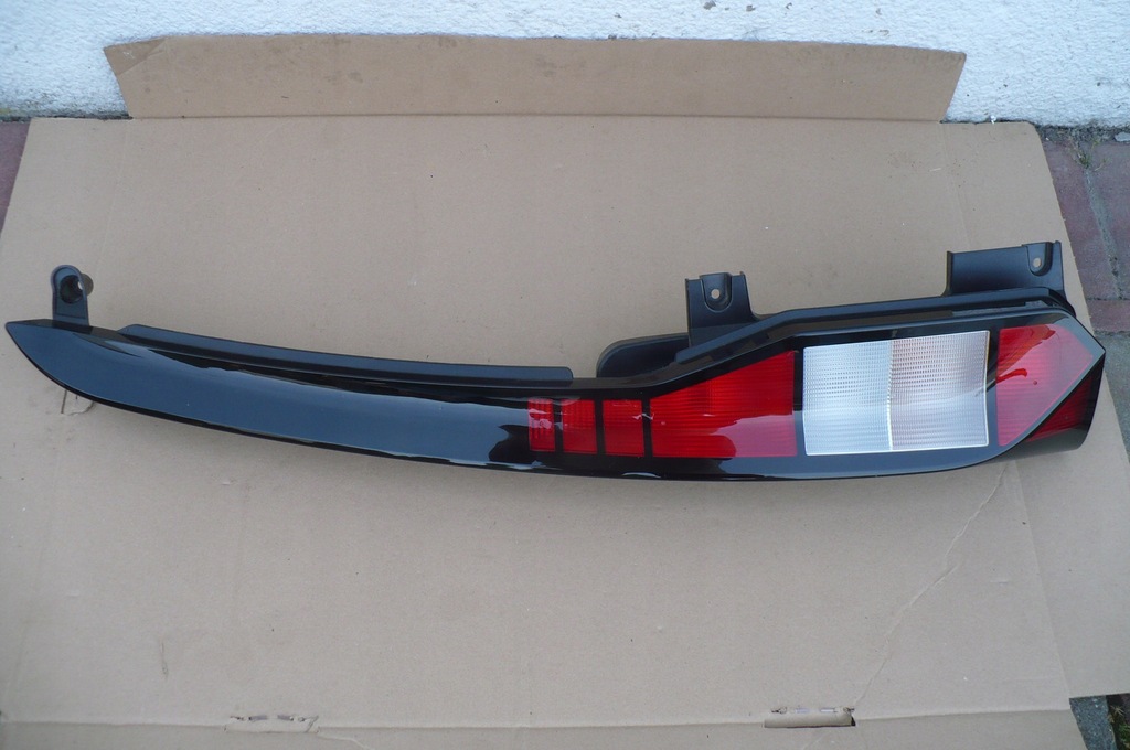 фото №1, Vw caddy 2k7 21r- - лампа задняя левая