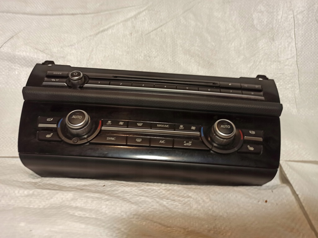 фото №1, Bmw f10 f11 панель кондиционера радио обдув кондиционер