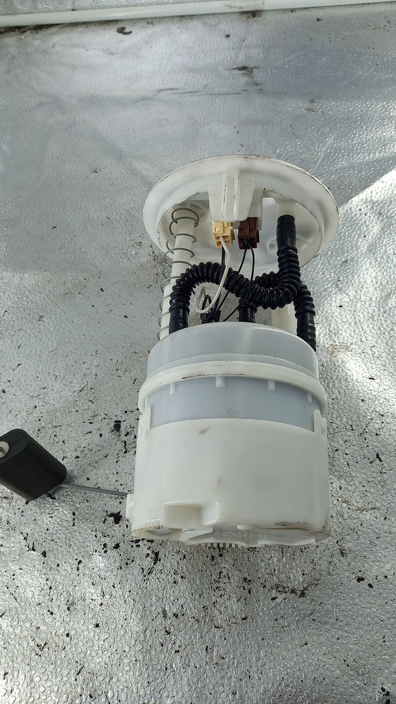 фото №1, Насос топлива renault clio iii 07r 1.2b 8200727740