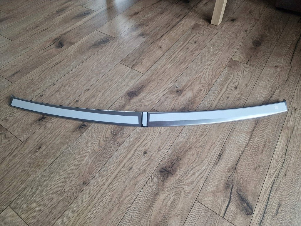 фото №1, Hyundai ioniq 5 21- молдинг pod лампы задняя внутренняя накладка лампа