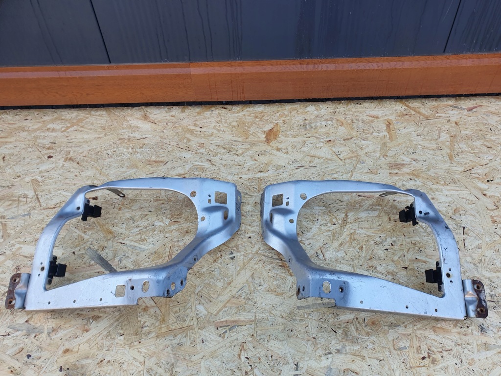 фото №1, Кронштейн лампы панель фары transit 7c11-13k020 a левый