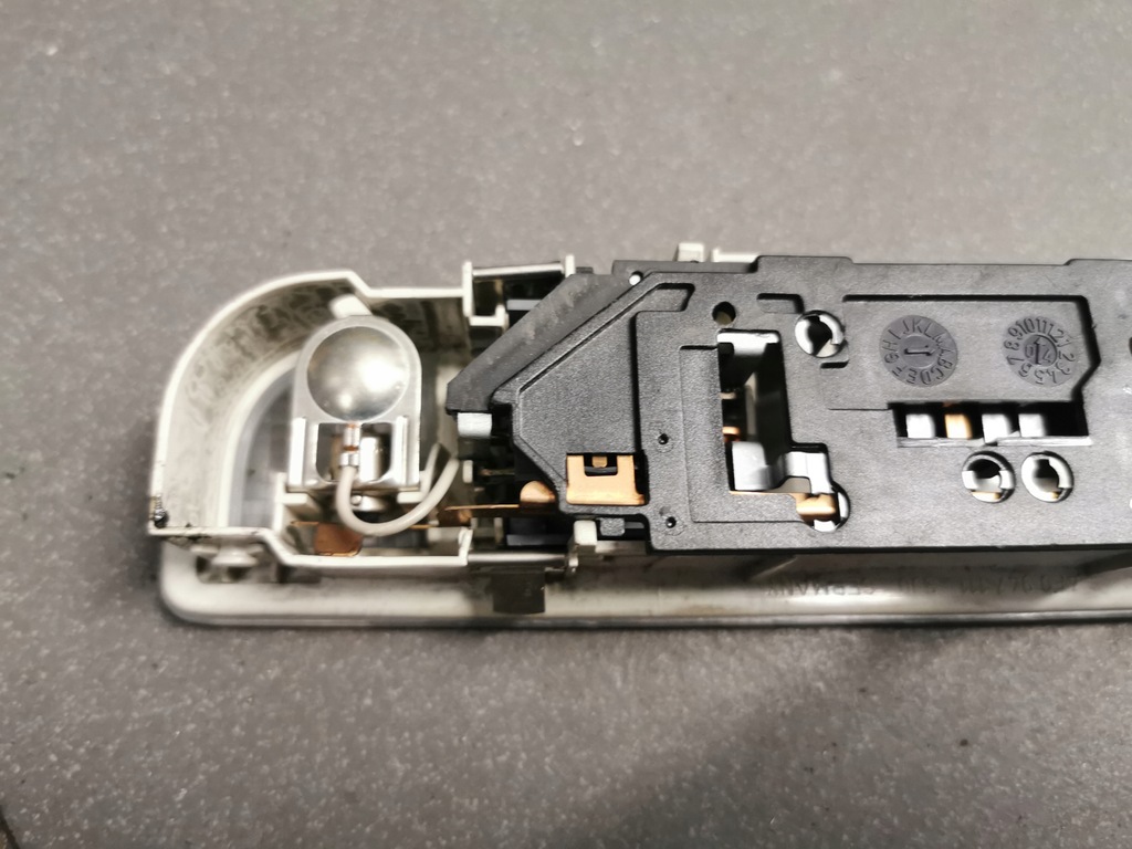 фото №5, Лампа потолочный audi a6 c6 4f0947111