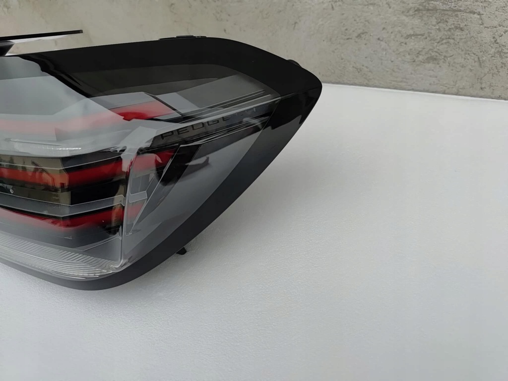 фото №5, Peugeot 208 ii lift 23- лампа права задня задня led nowa оригінальний номер 6929