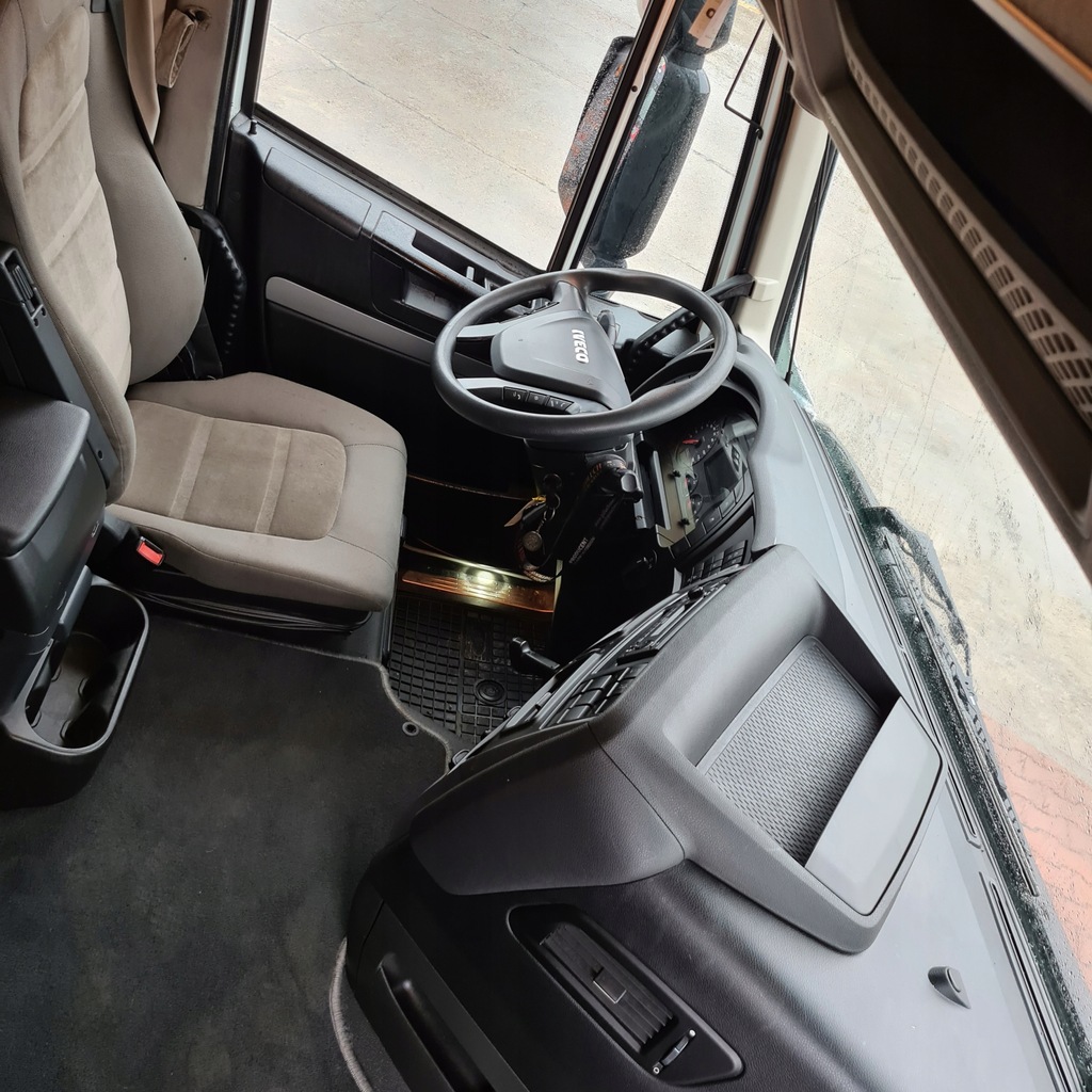 фото №6, Консоль панель приладів приладова iveco stralis hi way