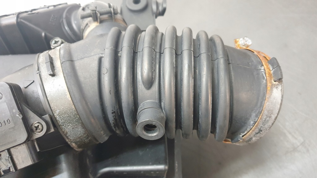 фото №7, Корпус фільтра повітря mazda 5 v 1.8 16v 05-10