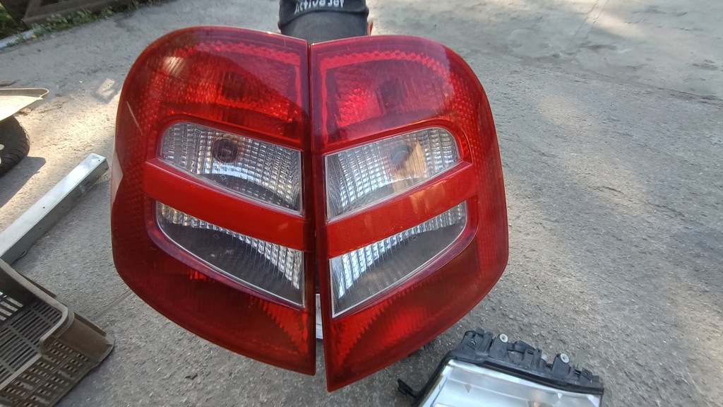 фото №1, Skoda fabia i лампи задні