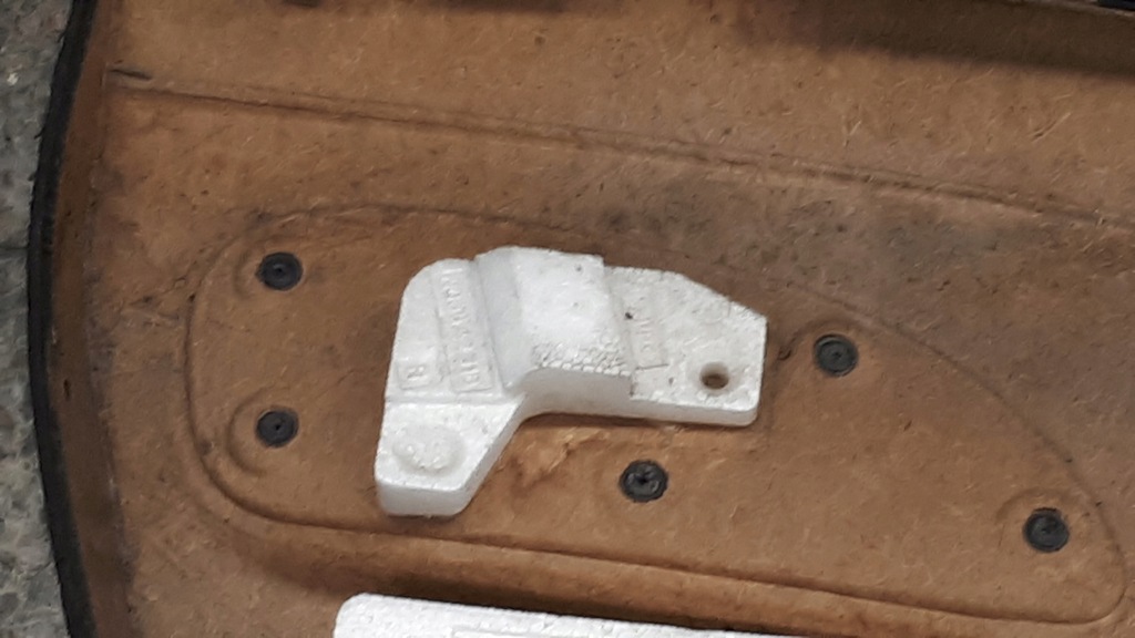 фото №12, Nc82420d02 обшивка правый перед mazda mx5