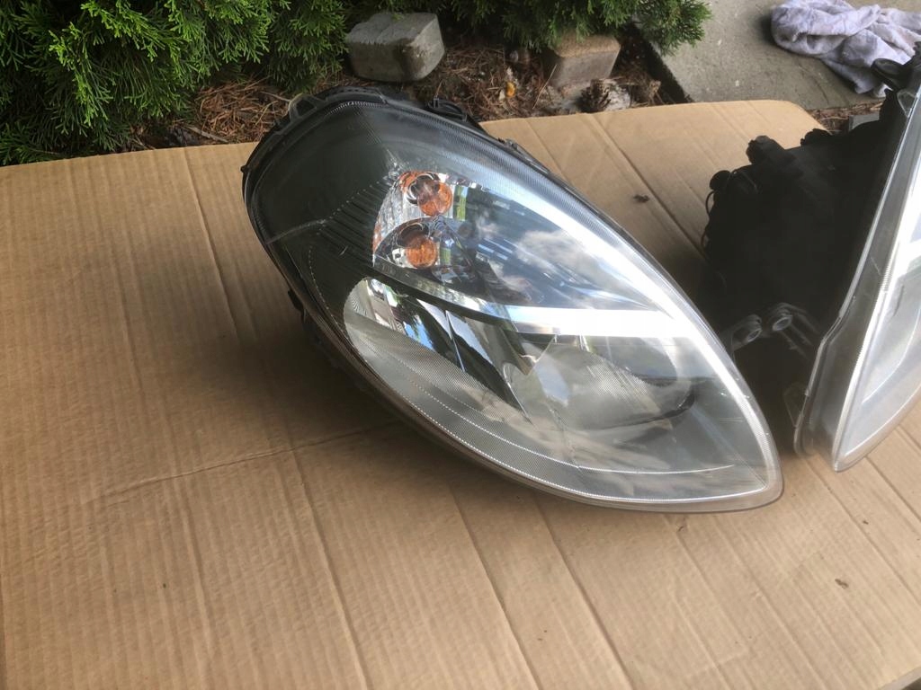 фото №1, Лампа права lancia musa org.