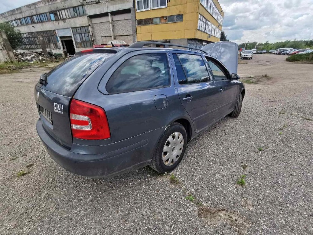 Купить Skoda octavia коробка предохранителей 2008 1.9l 1e1002087269 1e100208 7269