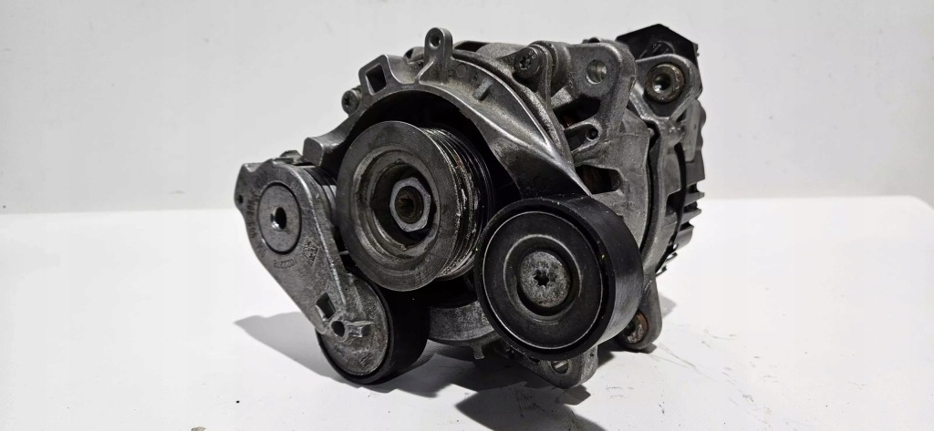 фото №1, Генератор audi a6 c8 a7 14v / 210a 04l903018bx