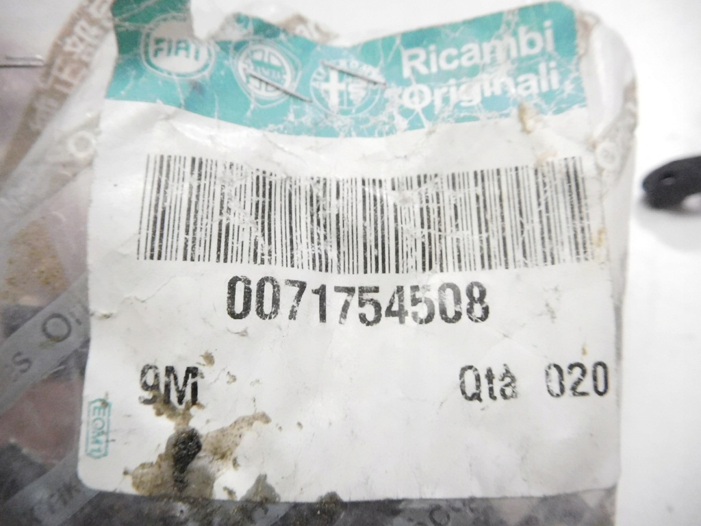 фото №7, Клипса обшивка дверь fiat punto оригинальный номер 71754508