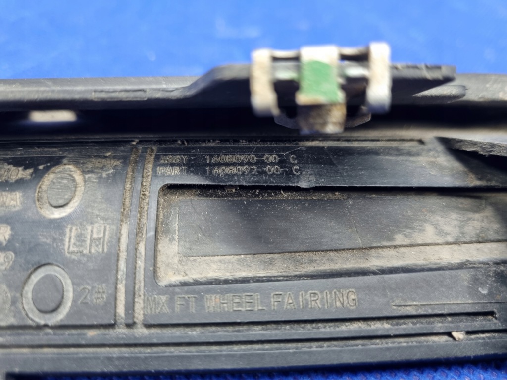 фото №8, Tesla model x левая защита брызговик брызговик оригинал 1608092-00-c