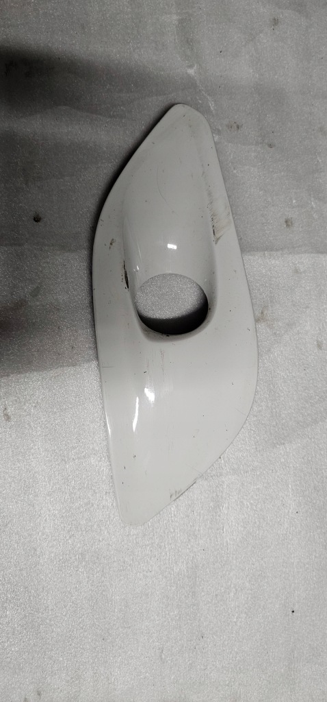 фото №1, Правая решётка противотуманной фары peugeot 308 t9