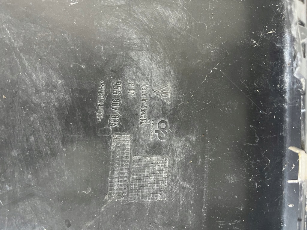 Купити Дифузор бампера задня заднього porsche macan 95b 13-18 95b807834