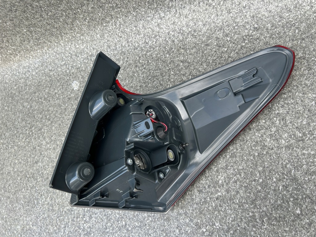 фото №6, Toyota auris ii lift лампа задня ліва kombi poznań