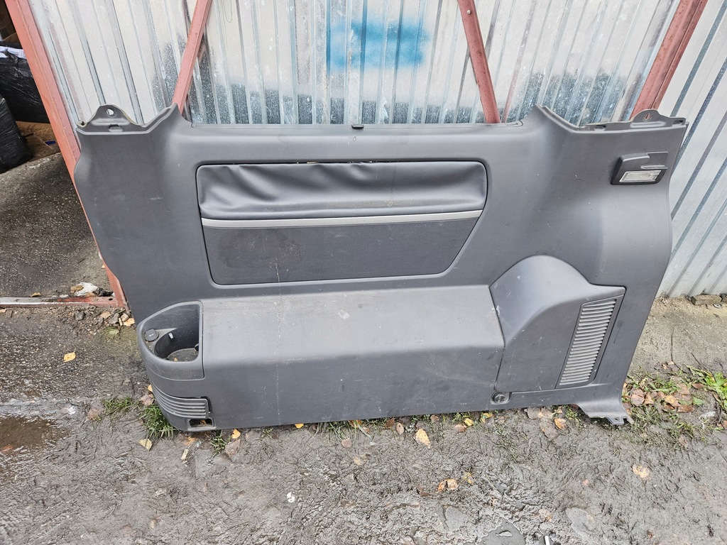 фото №1, Обшивка правый задняя шторка vw t5 multivan