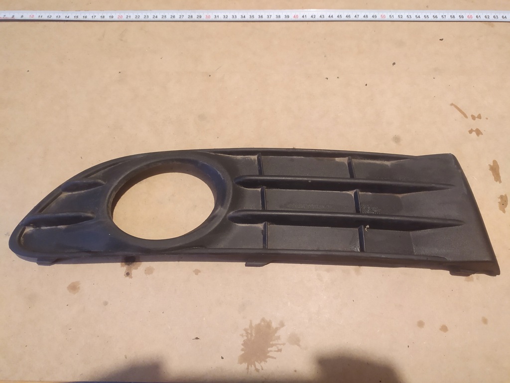 фото №1, Решітка рамка протитуманної фари права перед volvo s40 ii 2007-2012 lift