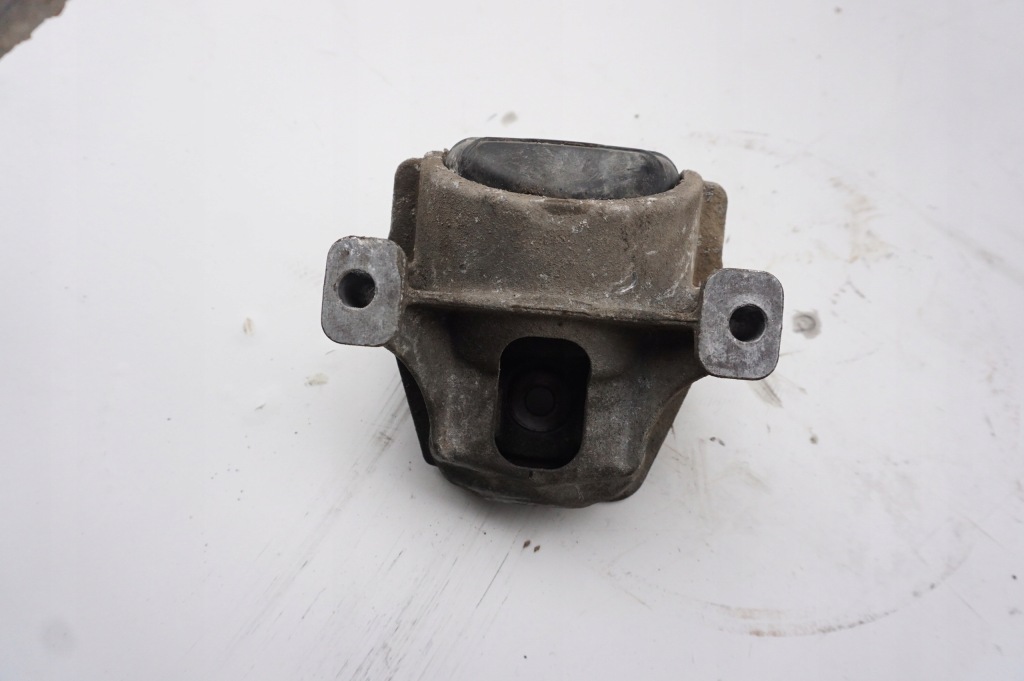 фото №1, Подушка двигателя audi a4 b8 2.0 tdi