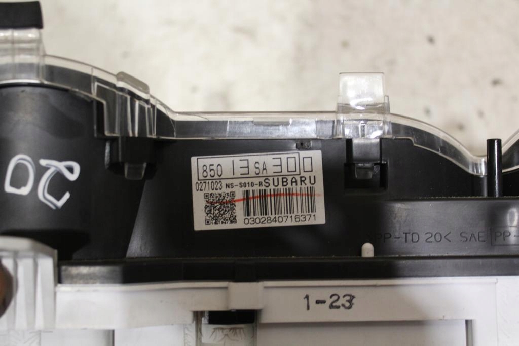 фото №8, Счетчик приборная панель subaru forester ii sg uk 85013sa300