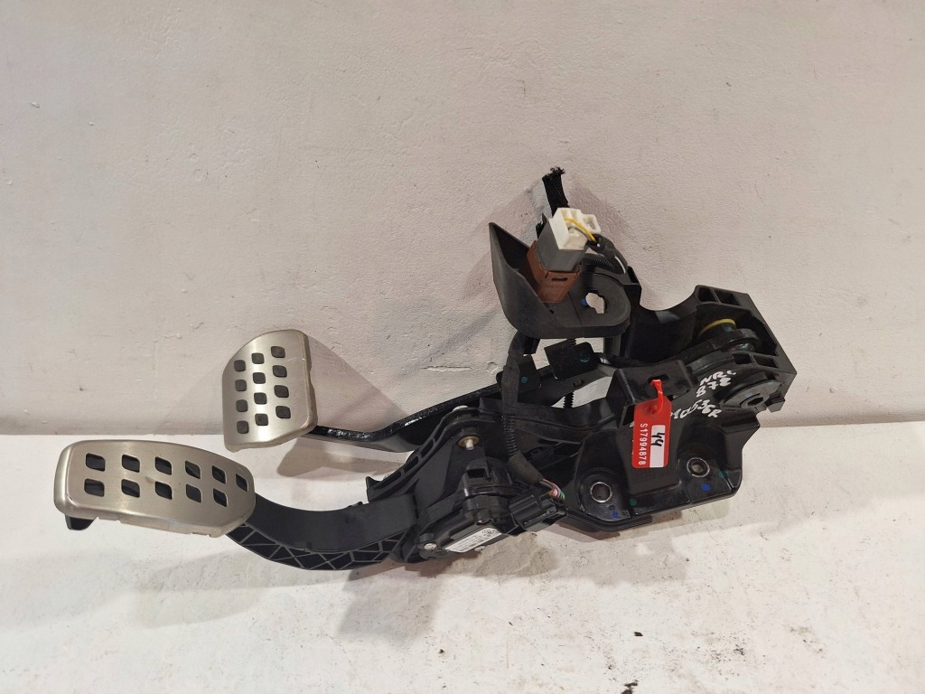 фото №1, Потенціометр педаль газу гальма 180108467r renault clio v 1.6 e-tech 19-