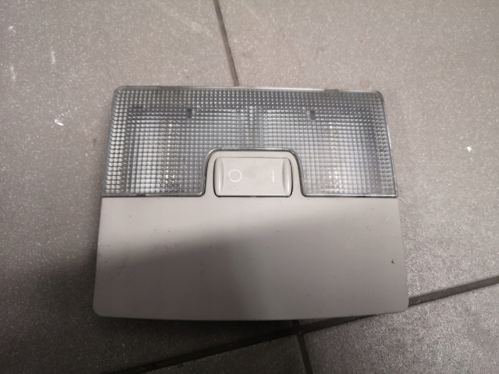 фото №1, Лампа потолочный audi a6 c5 4b0947105