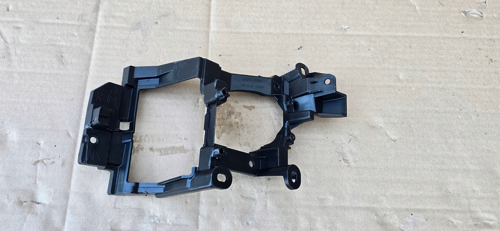 фото №1, Lexus nx ii праве кронштейн протитуманної фари перед передні